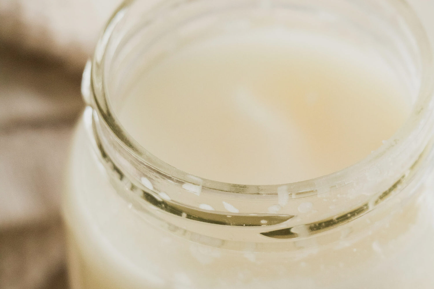 tsoji-coconut-oil-ingredient-jar